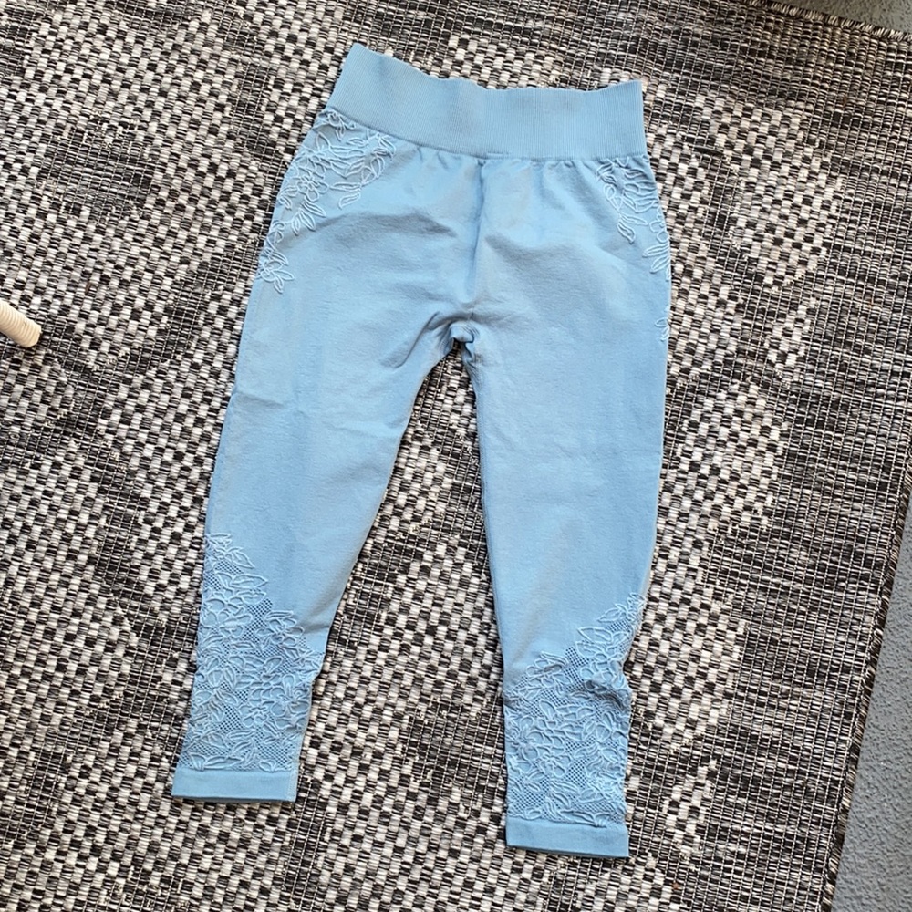 Fabletics Capris - image 4